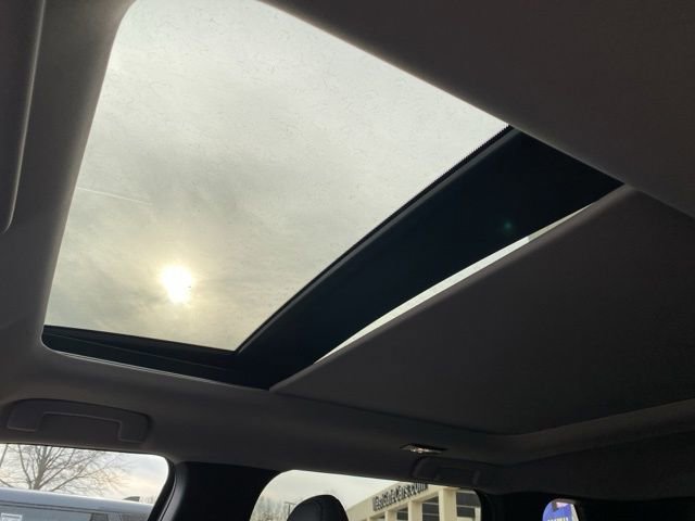 New 2025 Mitsubishi Outlander SE image 38