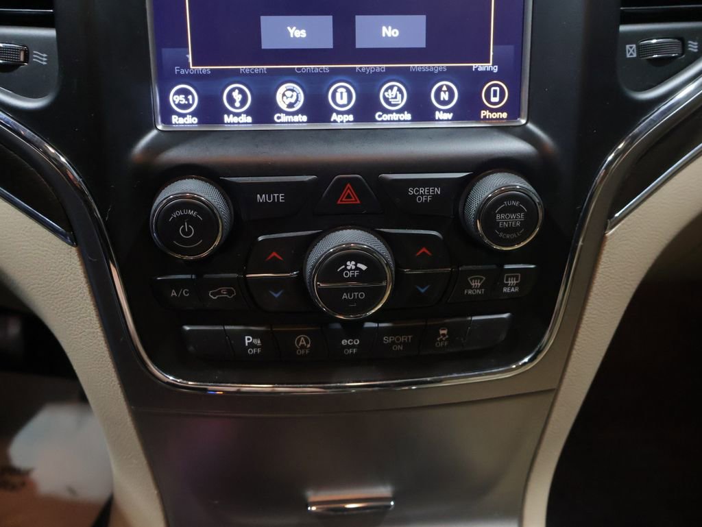 Used 2018 Jeep Grand Cherokee Limited image 31