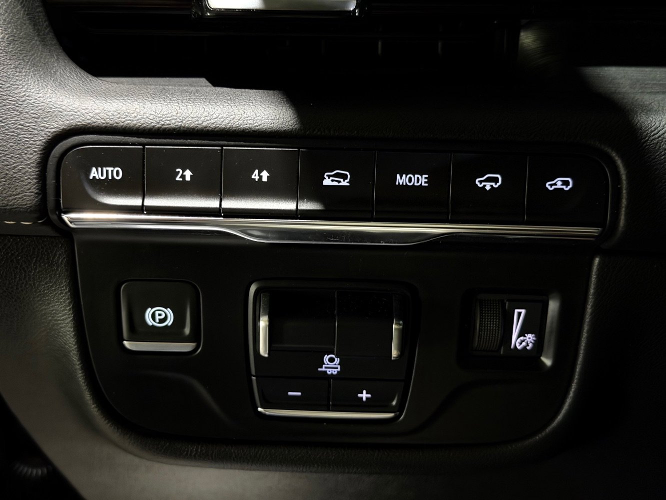 Used 2021 Cadillac Escalade Sport w/ Driver Assist Tech Package AWD/4WD image 35