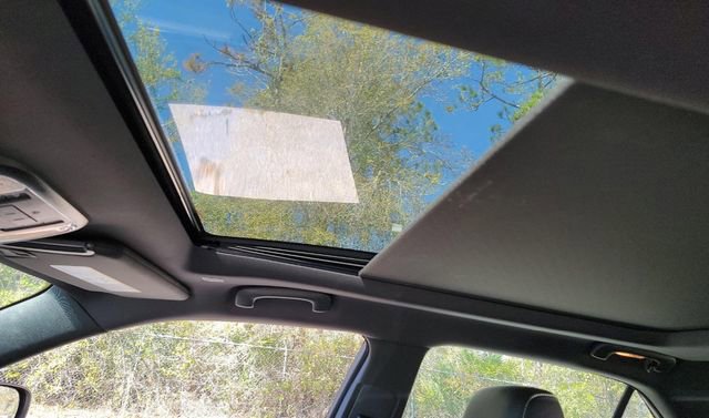 Used 2023 Chrysler 300 C image 12