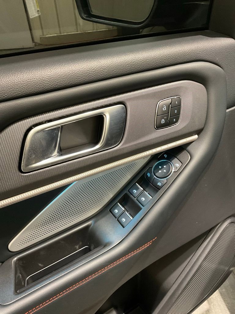 Used 2025 Ford Explorer ST w/ Sun And Sound Package image 7