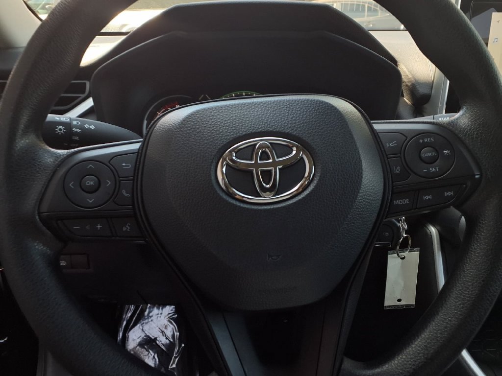 Certified 2025 Toyota RAV4 LE FWD image 14