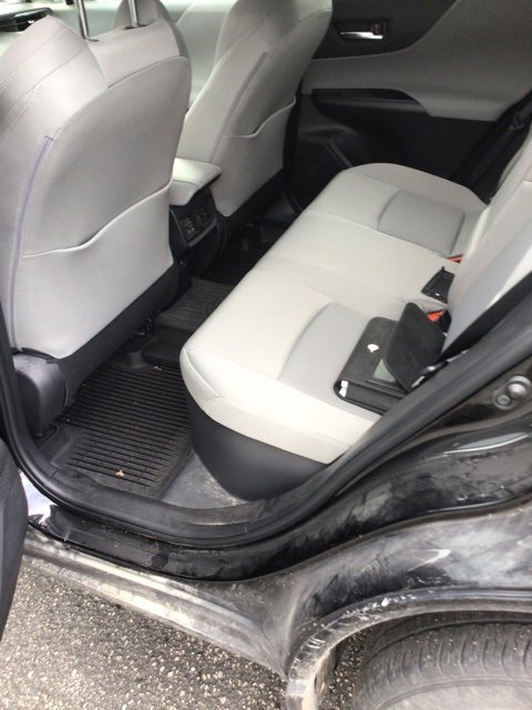 Used 2024 Toyota Venza LE image 7