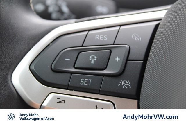 Used 2024 Volkswagen Tiguan SE AWD/4WD image 30