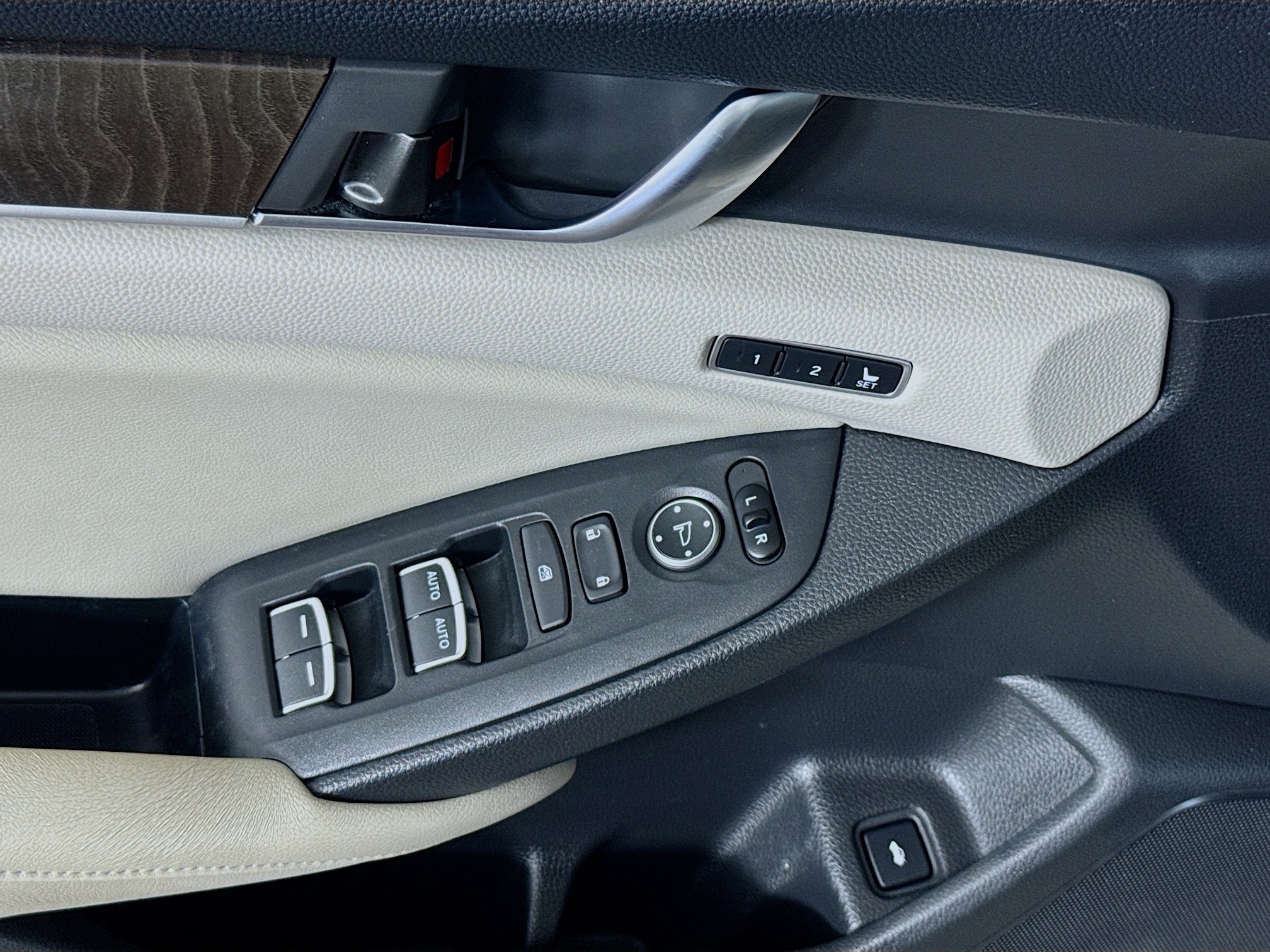 Used 2018 Honda Accord Touring image 22