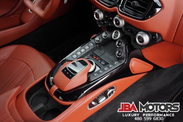 Used 2021 Aston Martin V8 Vantage Coupe image 28