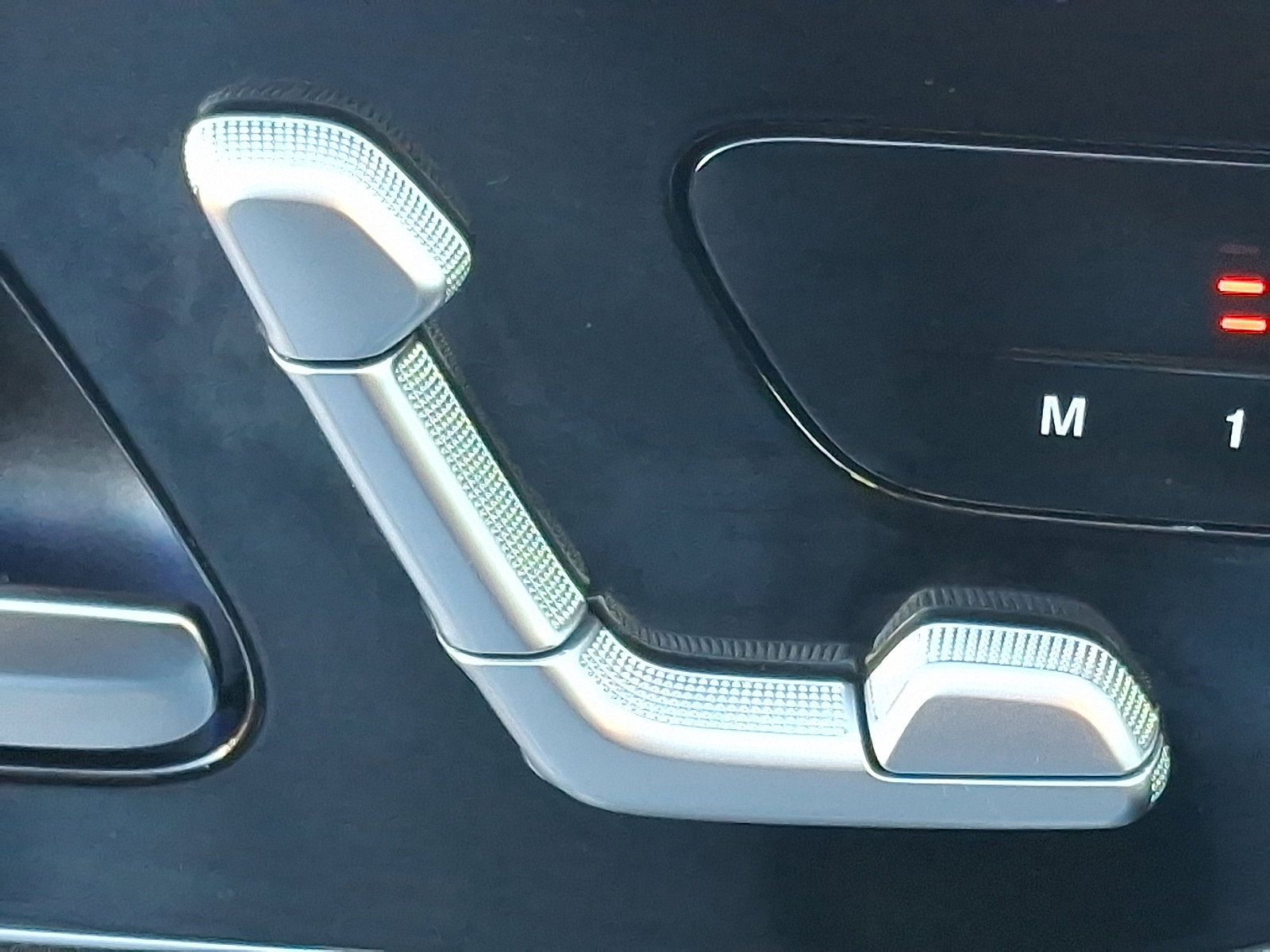 Certified 2025 Mercedes-Benz GLC 350e 4MATIC image 27