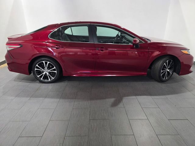Used 2018 Toyota Camry SE image 6