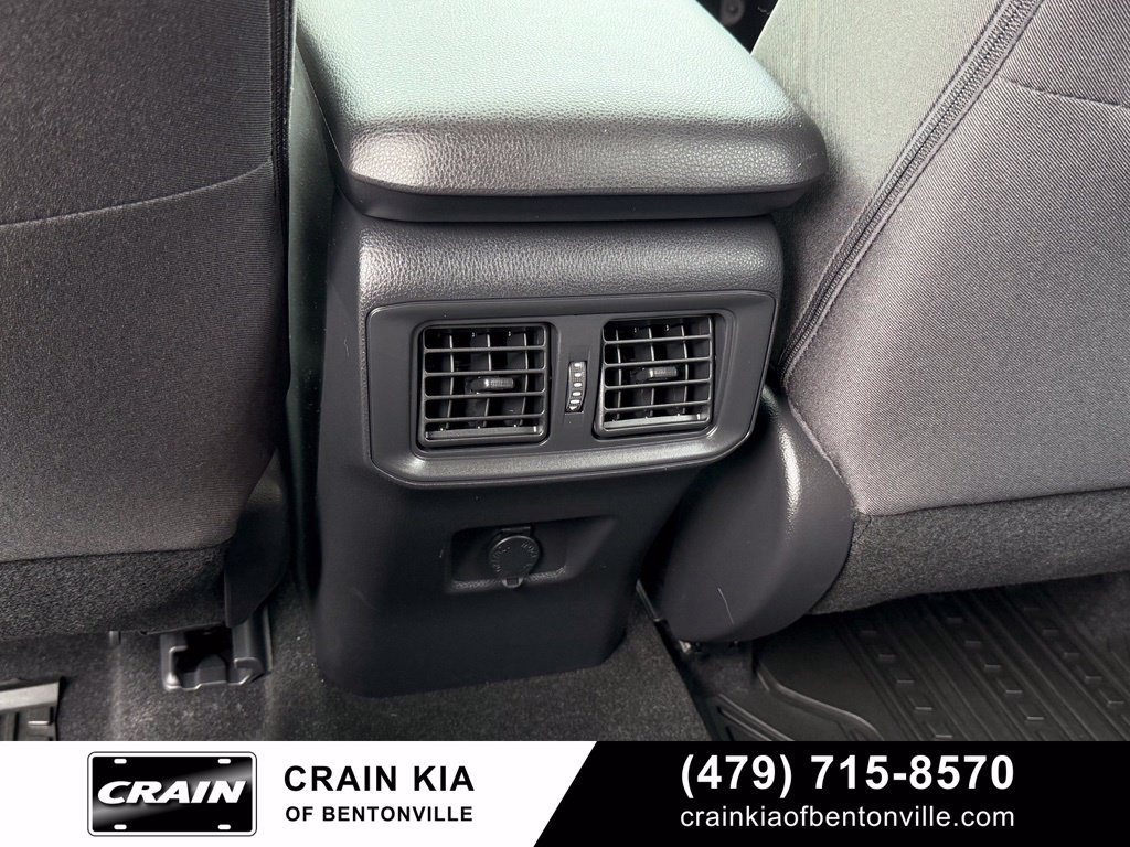 Used 2025 Toyota RAV4 LE AWD/4WD image 27