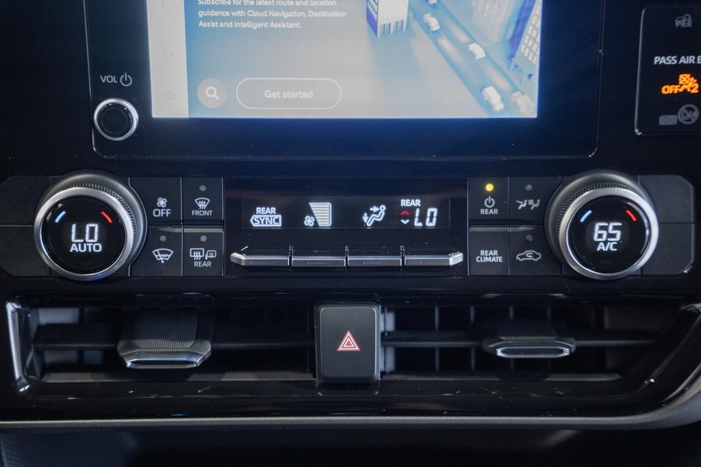 Used 2023 Toyota Highlander LE FWD image 21