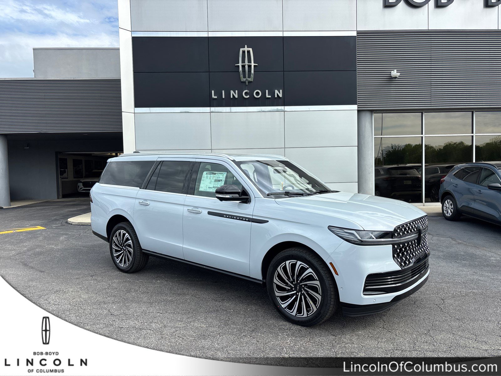 New 2025 Lincoln Navigator L Black Label image 1