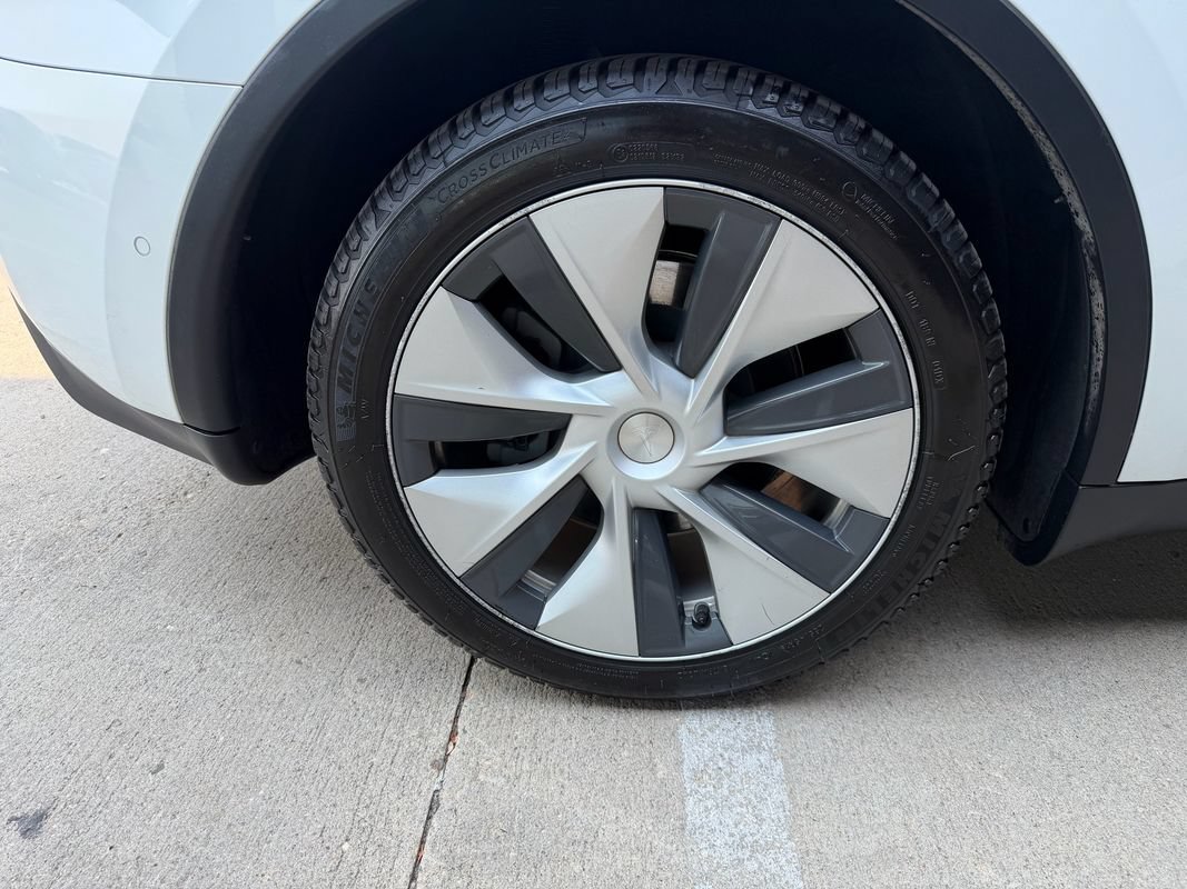 Used 2022 Tesla Model Y Long Range AWD/4WD image 48