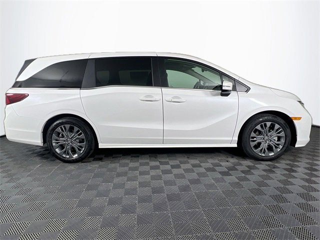 New 2026 Honda Odyssey Touring image 7