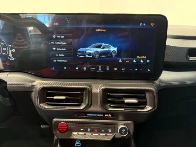 Used 2025 Ford Mustang Dark Horse image 19