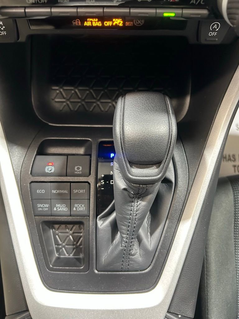 Used 2025 Toyota RAV4 LE image 25