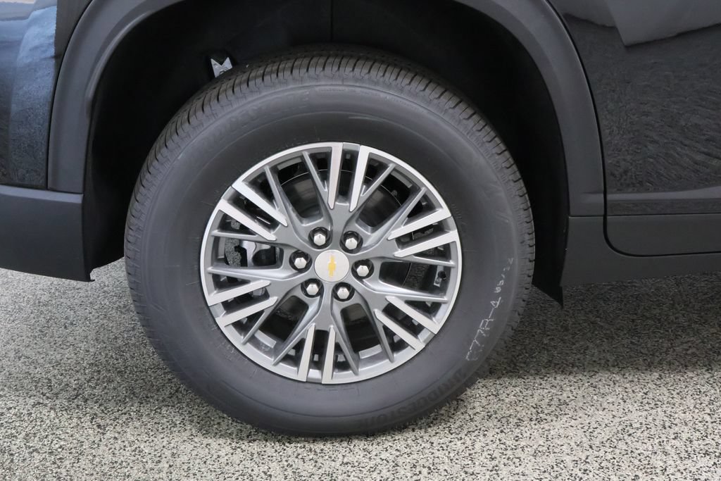 New 2026 Chevrolet Traverse LT w/ Driver Confidence Package FWD image 34