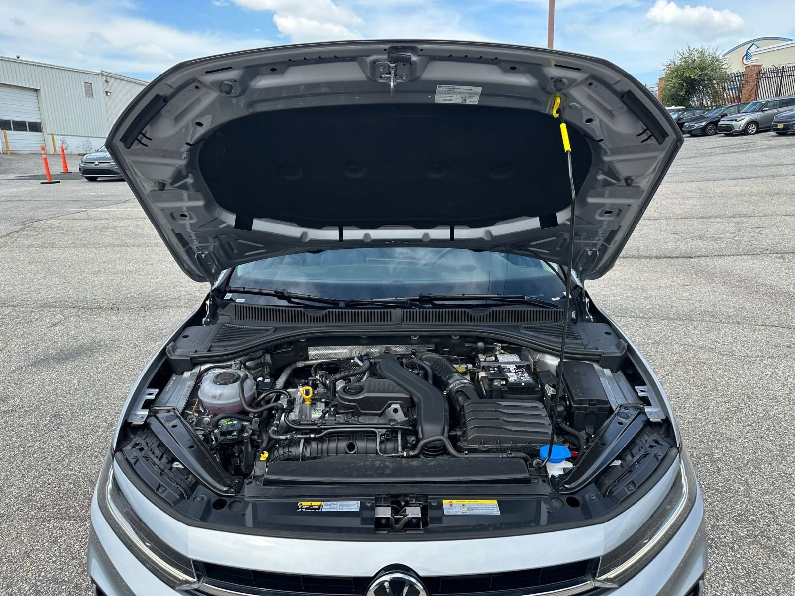 Used 2025 Volkswagen Jetta SE image 31