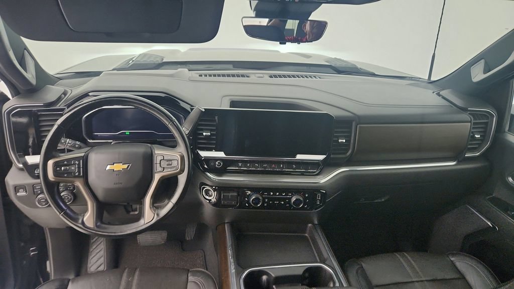 Used 2024 Chevrolet Silverado 2500 High Country w/ Technology Package AWD/4WD image 24