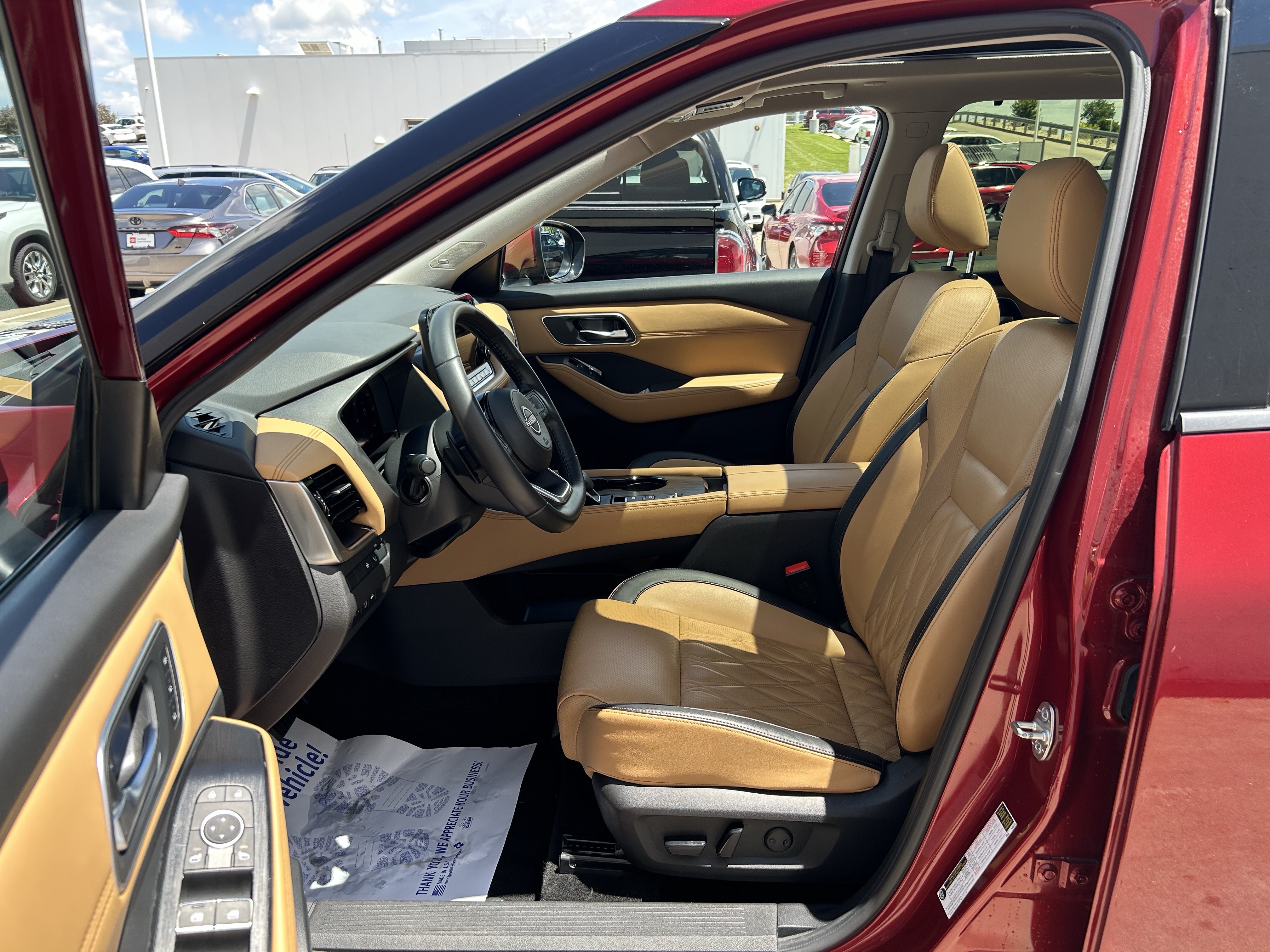 Used 2023 Nissan Rogue Platinum w/ Platinum Premium Package FWD image 13