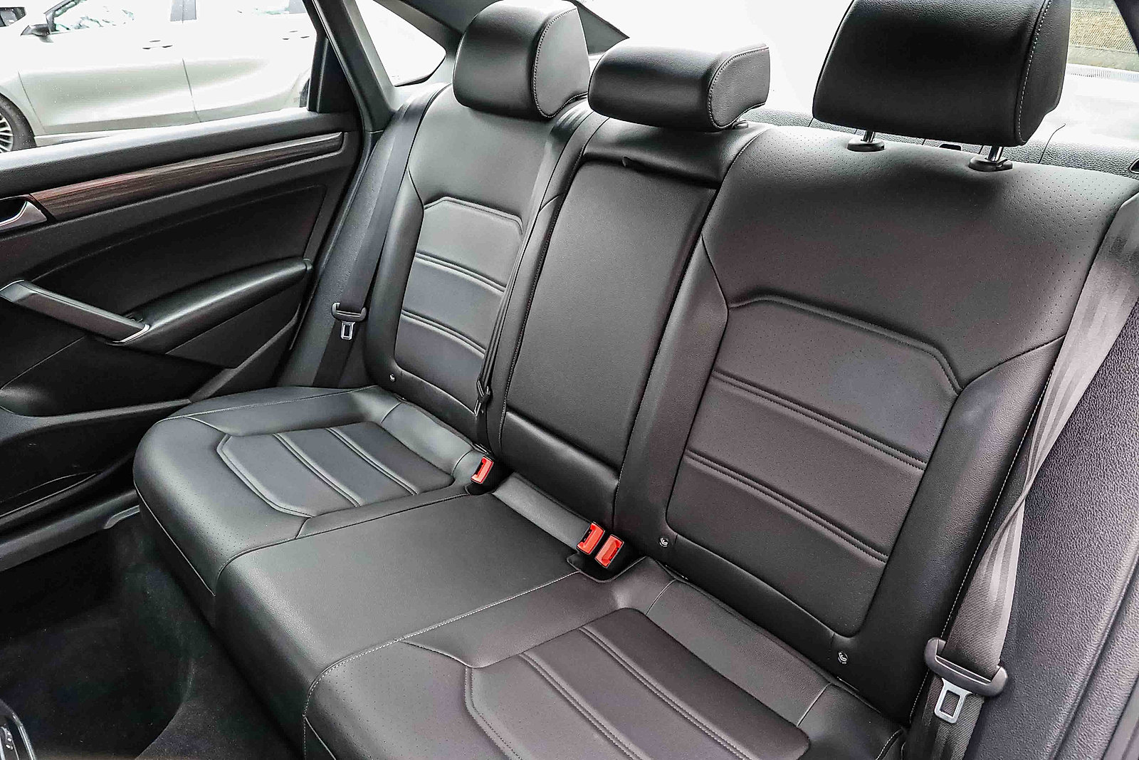 Used 2021 Volkswagen Passat 2.0T R-Line image 21