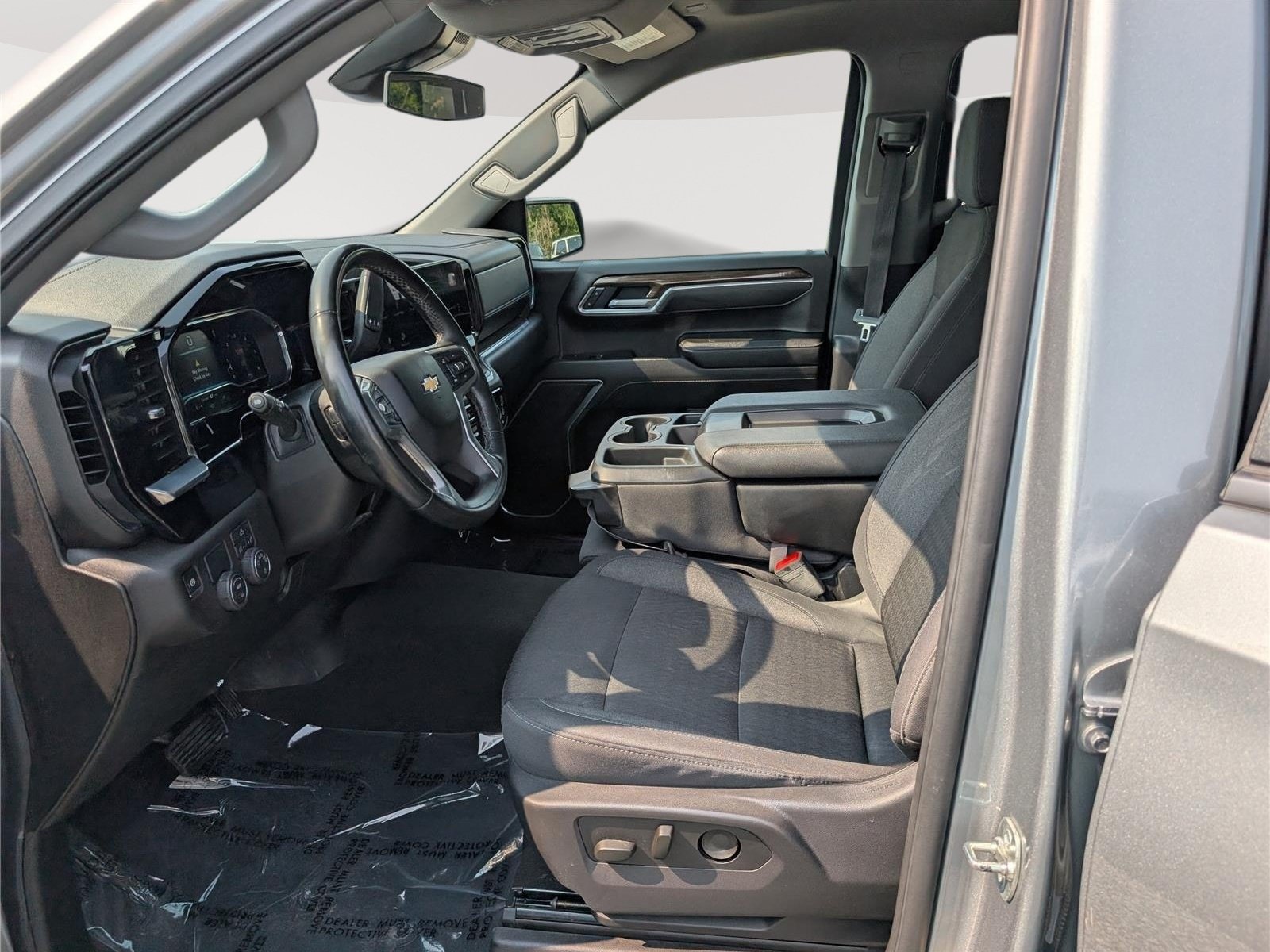 Used 2025 Chevrolet Silverado 1500 LT RWD image 14