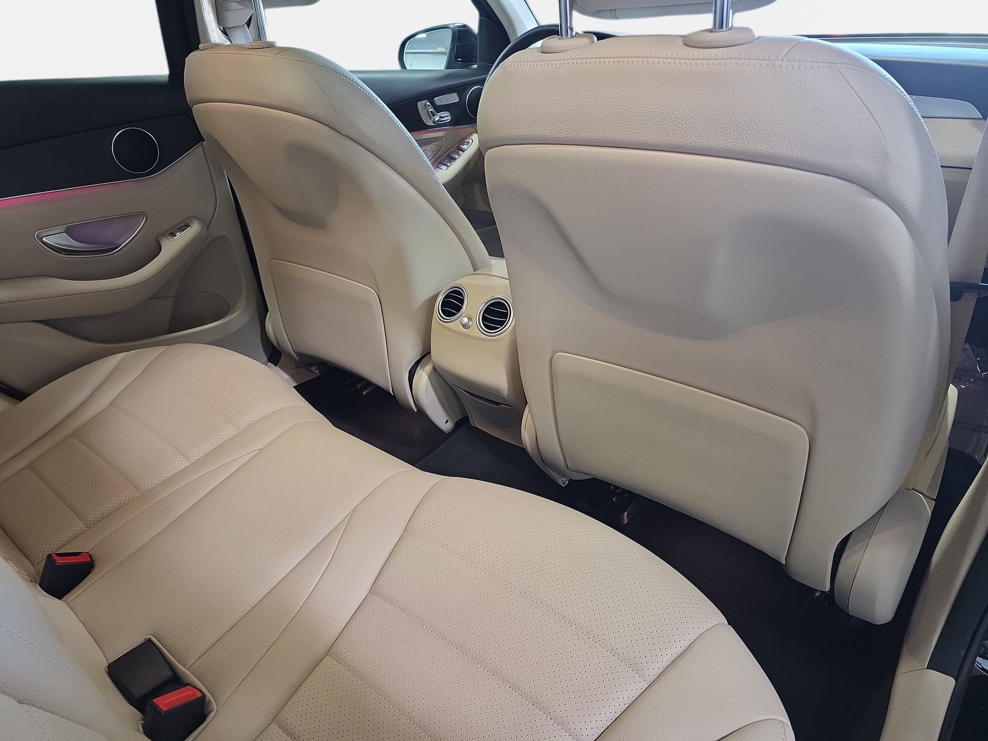 Used 2021 Mercedes-Benz GLC 300 4MATIC image 11