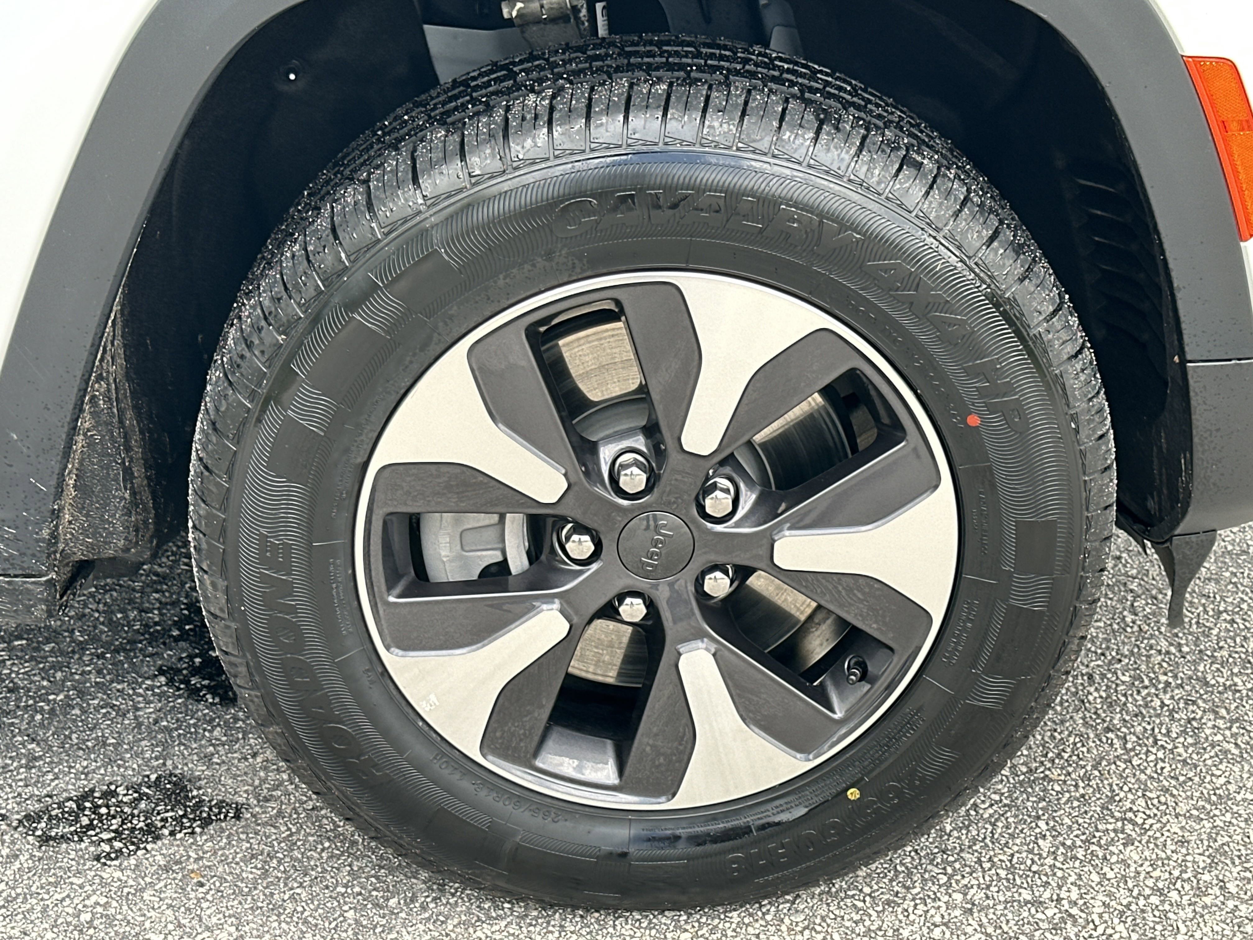 Used 2024 Jeep Grand Cherokee Limited 4xe image 12