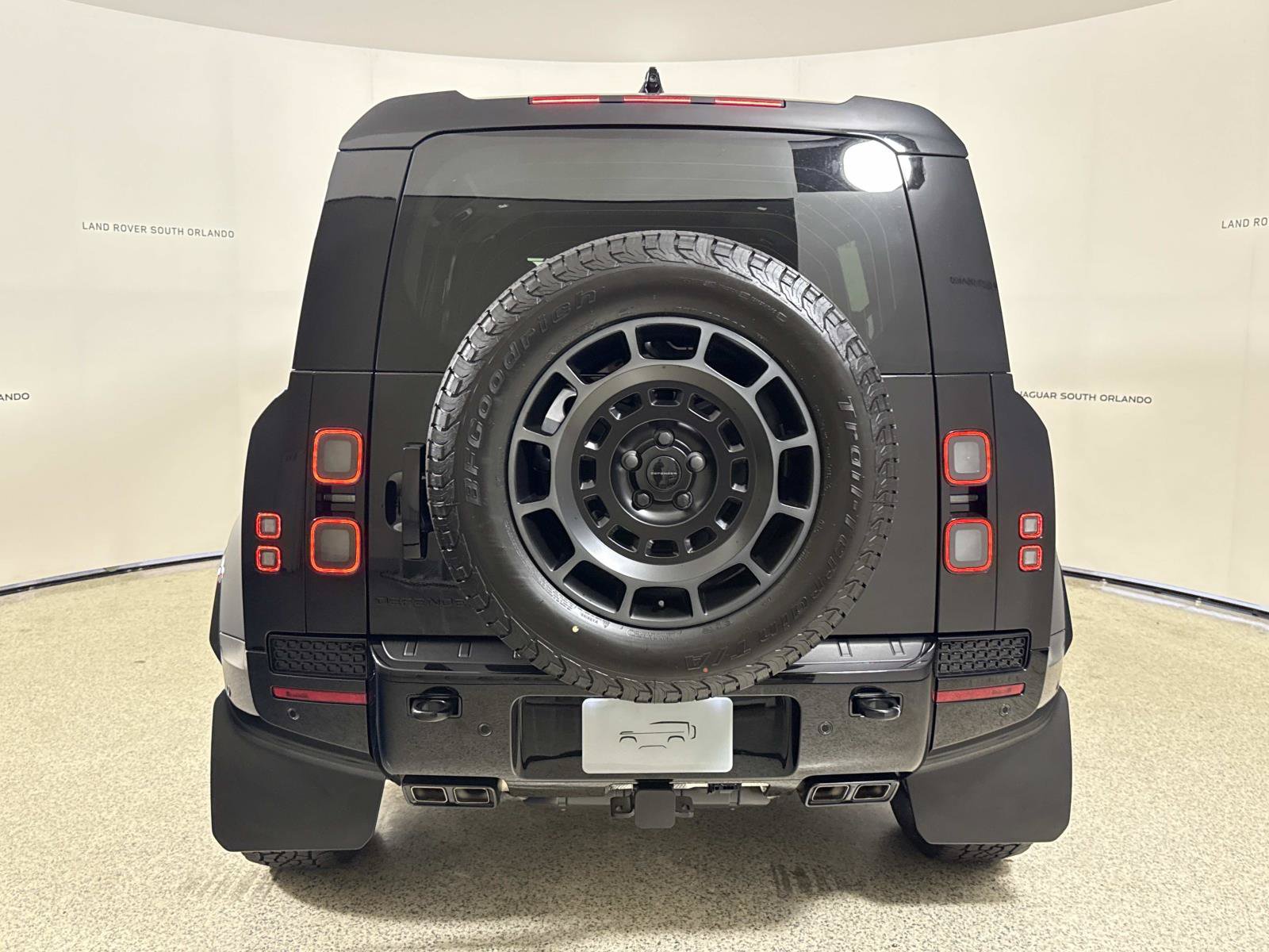 New 2026 Land Rover Defender 110 OCTA AWD/4WD image 4