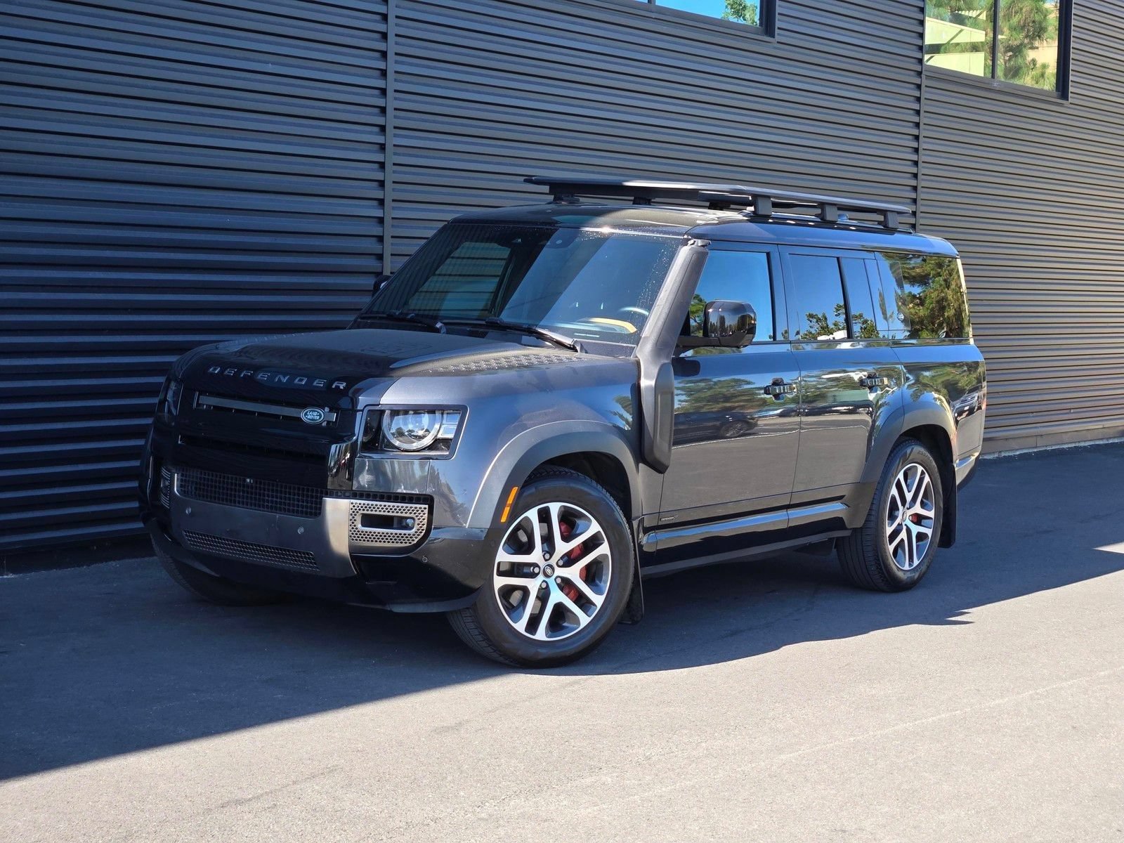 Used 2023 Land Rover Defender 130 X AWD/4WD image 2