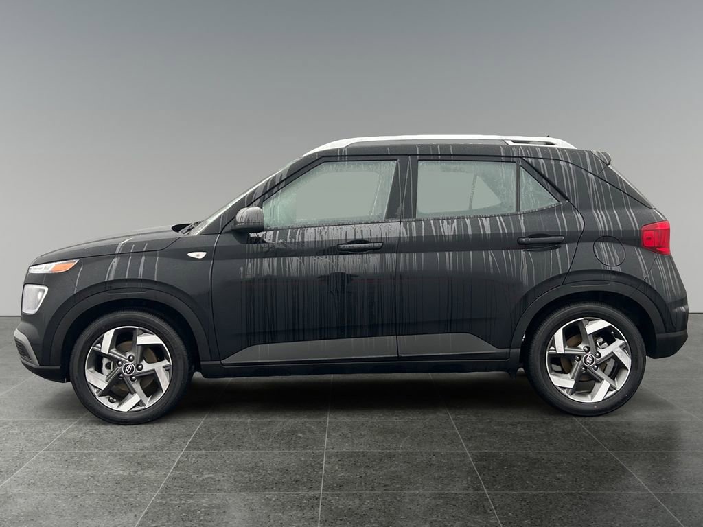 Certified 2025 Hyundai Venue SEL image 4