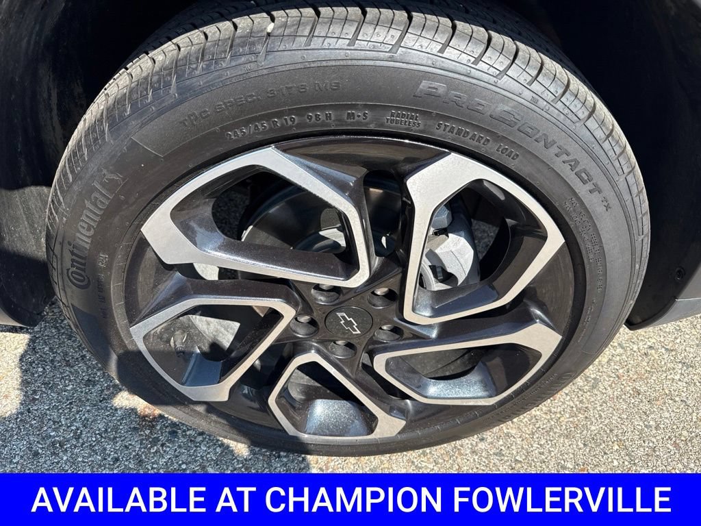 Used 2025 Chevrolet Trax RS w/ Sunroof Package FWD image 11