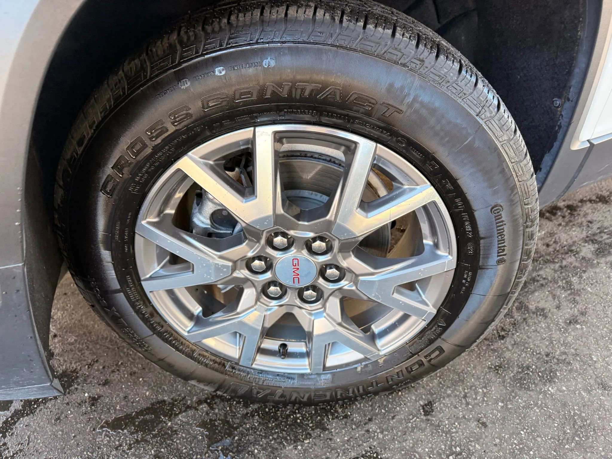 Used 2022 GMC Acadia SLT w/ LPO, Floor Liner Package image 97