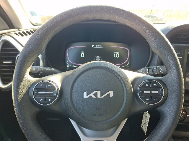 Used 2023 Kia Soul LX w/ LX Technology Package FWD image 18