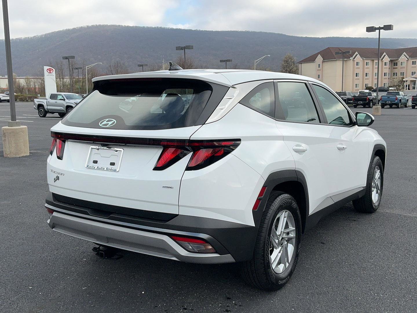 Certified 2025 Hyundai Tucson SE image 7