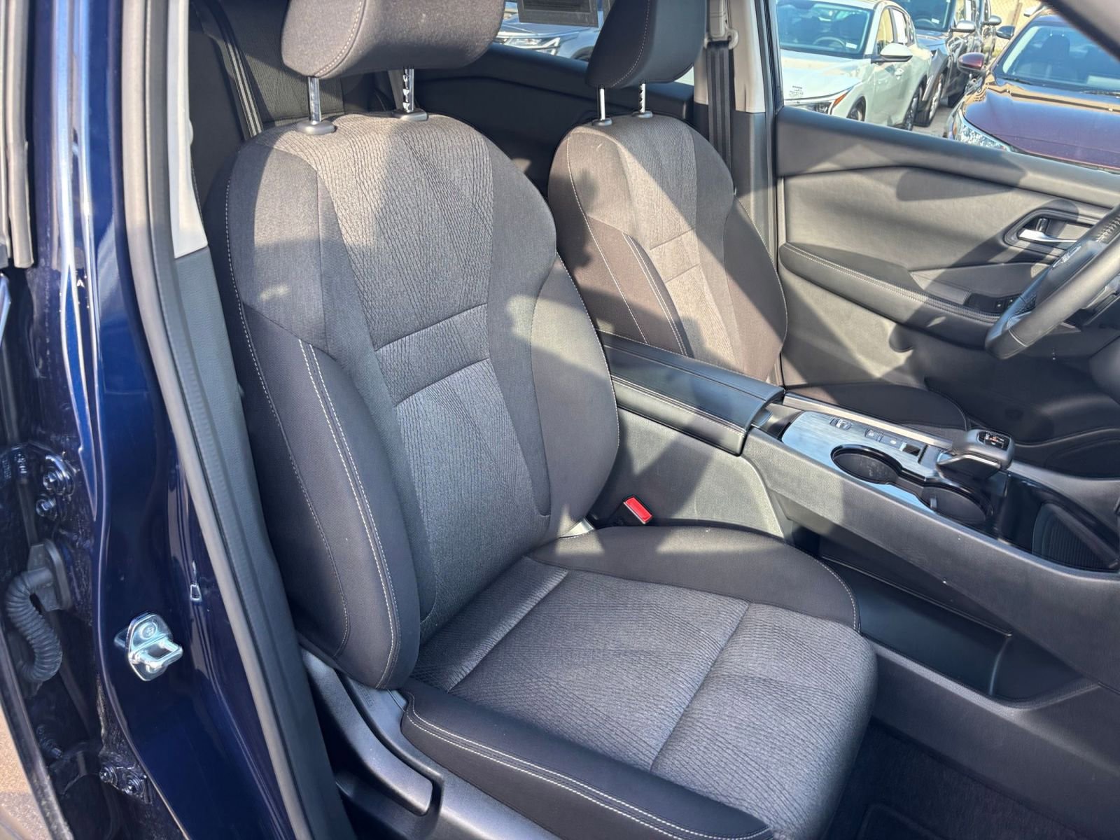 Used 2025 Nissan Rogue SV FWD image 38