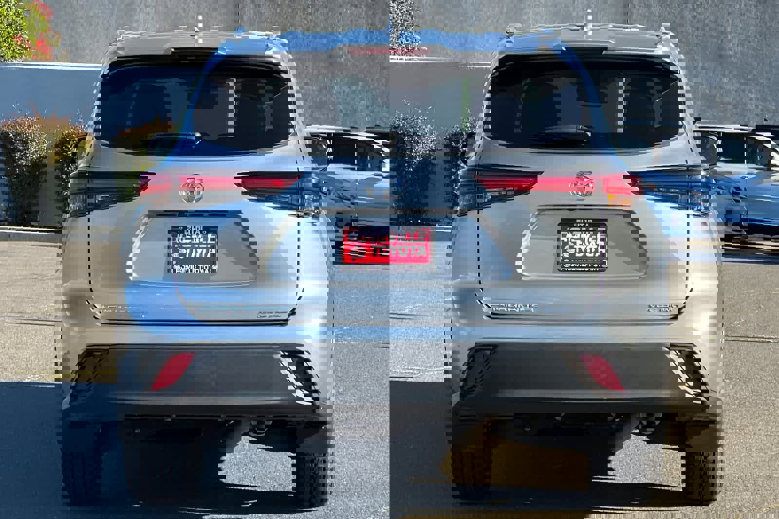 Used 2023 Toyota Highlander XLE image 8