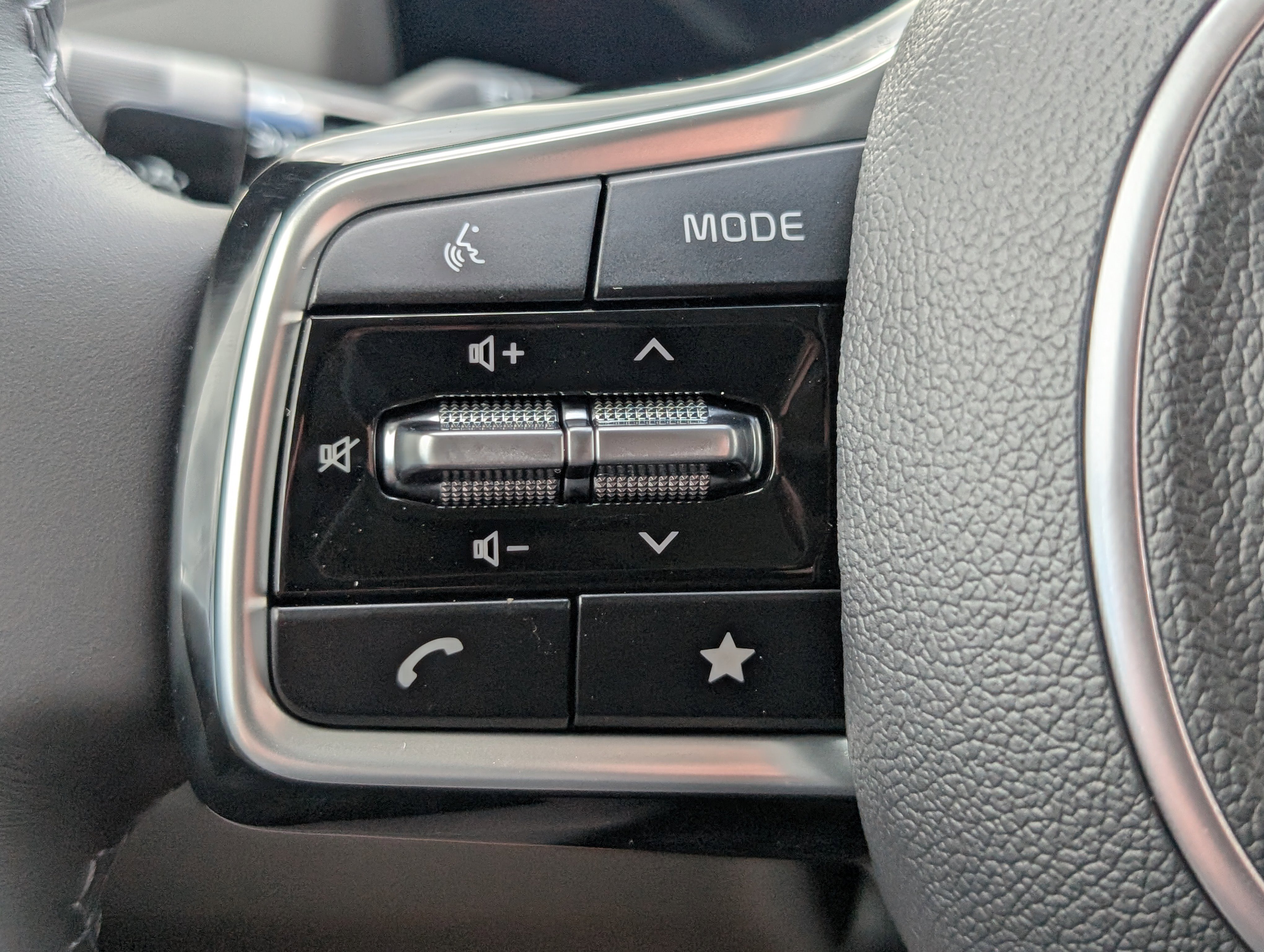 New 2026 Kia Carnival SX image 24