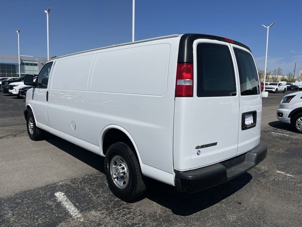 Used 2022 Chevrolet Express 2500 Extended w/ Driver Convenience Package RWD image 11