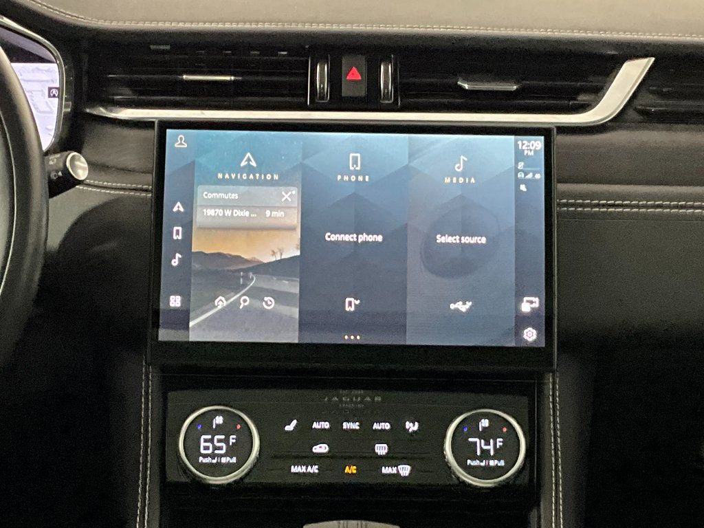 Certified 2025 Jaguar F-PACE R-Dynamic S image 11