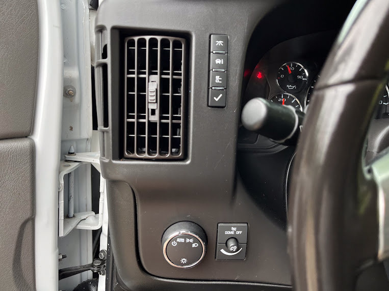 Used 2018 Chevrolet Express 2500 LT w/ LT Preferred Equipment Group RWD image 11