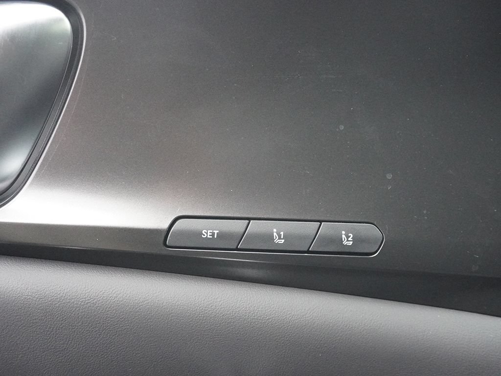 Used 2025 Kia Carnival SX Prestige FWD image 45