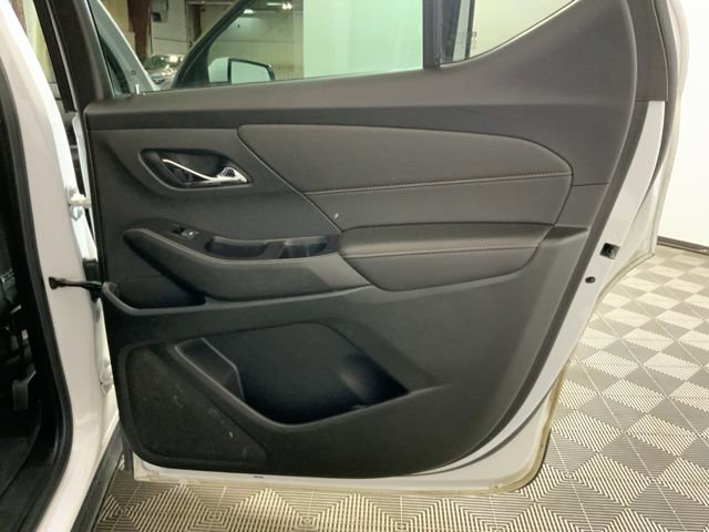 Used 2020 Chevrolet Traverse LT FWD image 27