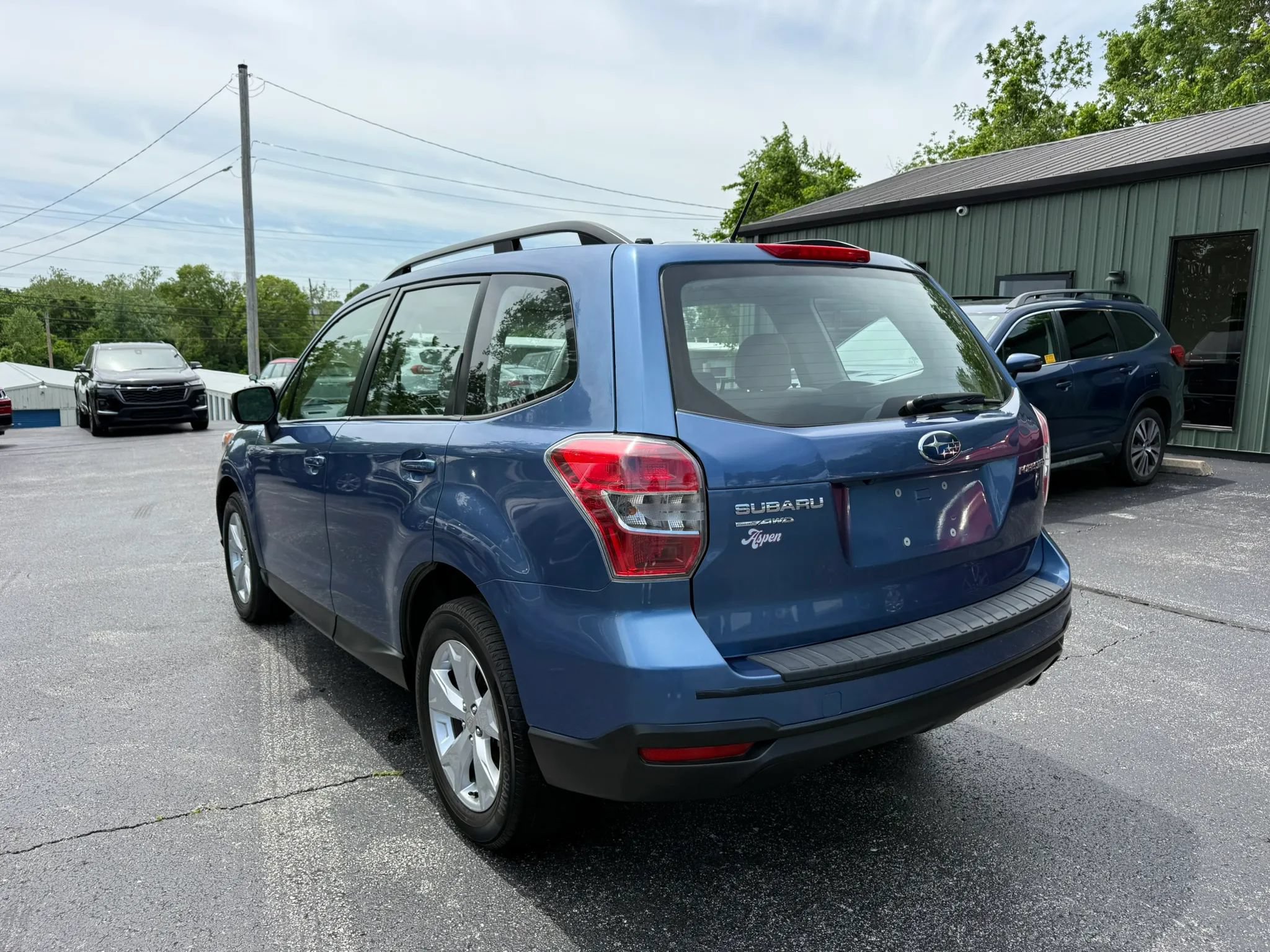 Used 2015 Subaru Forester 2.5i w/ Alloy Wheel Package AWD/4WD image 4