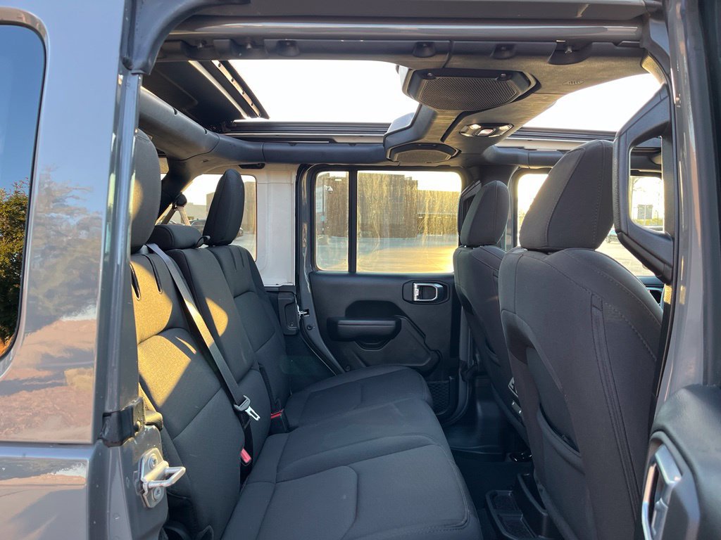 Used 2023 Jeep Wrangler Unlimited w/ Sun & Screen Package AWD/4WD image 16