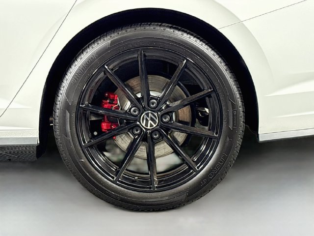 Certified 2026 Volkswagen Jetta GLI Autobahn FWD image 33