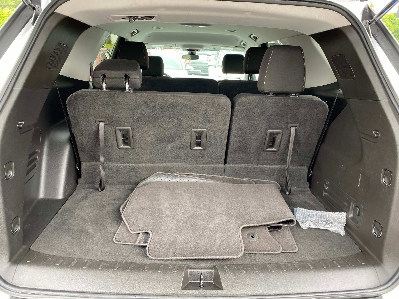 Used 2021 Chevrolet Traverse LS image 5