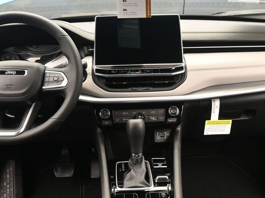 New 2025 Jeep Compass Limited image 26