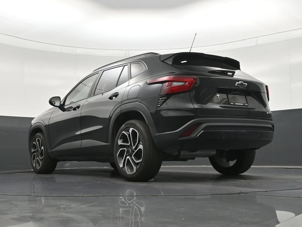 Used 2025 Chevrolet Trax RS w/ Sunroof Package FWD image 26