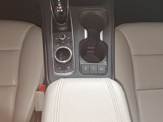 Used 2023 Cadillac XT4 Luxury w/ Cold Weather Package FWD image 6