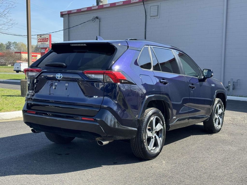 Used 2024 Toyota RAV4 SE w/ Weather & Moonroof Package image 21